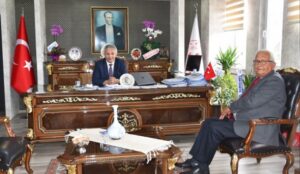 İlk ziyareti Belediye Başkanı yaptı