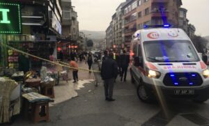 Ereğli’de vatandaşın kafasına cam düştü