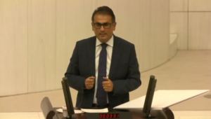 Ünal Demirtaş fotoğraf konusunu meclise taşıdı