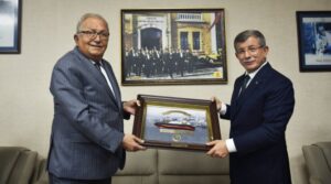 Ahmet Davutoğlu, Başkan Posbıyık’ı ziyaret etti