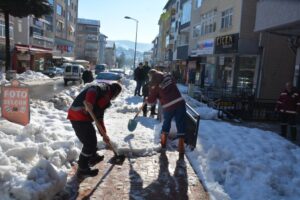 Kdz.Ereğli’de karla mücadele her yönüyle sürüyor