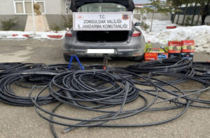 Zonguldak’ta 910 metre bakır kablo çaldılar