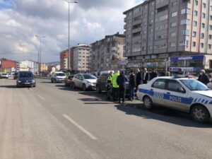 Kdz.Ereğli’de 5 araç birbirine girdi