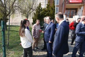 Vali Mustafa Tutulmaz Devrek Engelsiz Yaşam Merkezini ziyaret etti