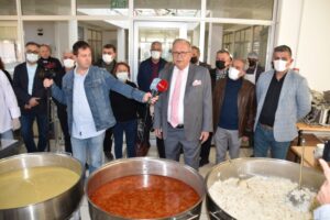 Kdz.Ereğli Belediyesi, sıcak yemek ile sofralarda