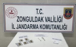 Beycuma’da 3 şahsın üzerinde ve araçta uyuşturucu bulundu