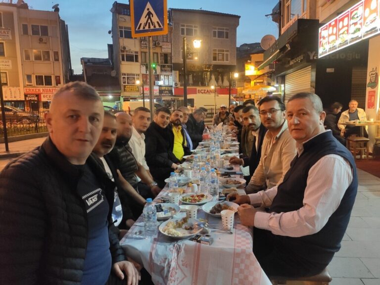 Kdz.Ereğli Eti Beyaz Döner iftar programı düzenledi