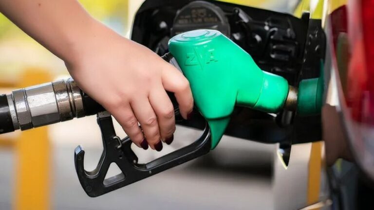 Bu gece benzine indirim geliyor