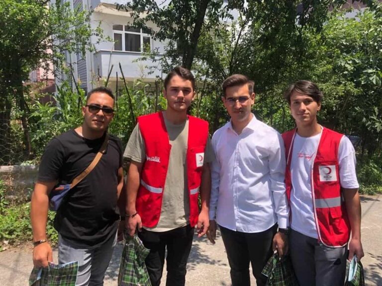 KERGEP Kurban Bayramı öncesi çocukların yüzünü güldürdü