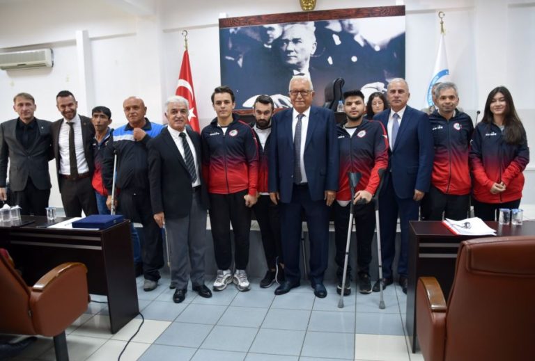 Belediye meclisi, Oturarak Voleybol Takımını onurlandırdı