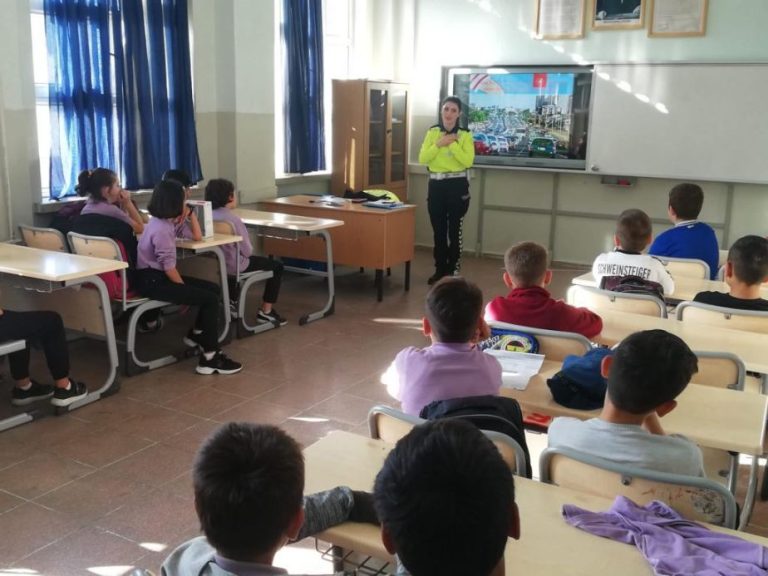 Devrek’te okullarda “Trafik Dedektifleri Projesi”