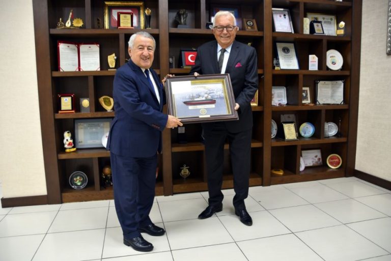 Eski Deniz Kuvvetleri Komutanı Metin Ataç, Başkan Posbıyık’ı ziyaret etti