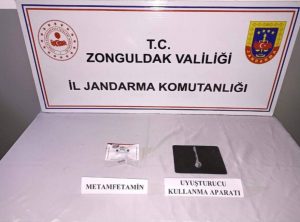 Devrek’te yakalanan şahsın aracında ve üzerinde uyuşturucu bulundu