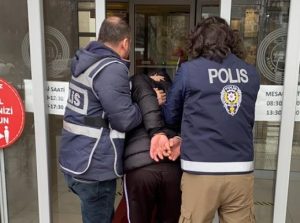 Kdz. Ereğli’de otomobilden para çalan hırsızlar yakalandı