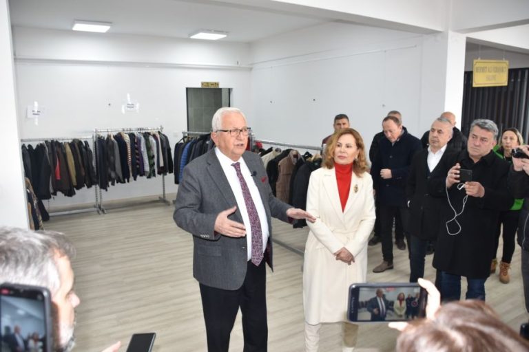 Kdz. Ereğli Belediyesi depremzedeler için yardım mağazası kurdu