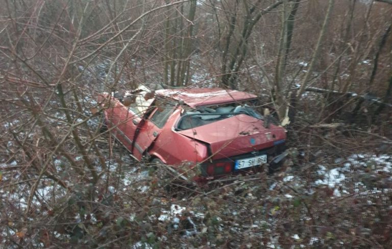 Kdz. Ereğli Aydınlar köyünde araç şarampole yuvarlandı