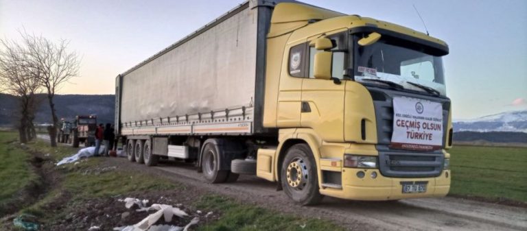 Kdz. Ereğli Belediyesi’nin yardım tırları depremzedelere dağıtıldı