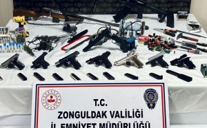 Devrek’te silah tüccarına baskın