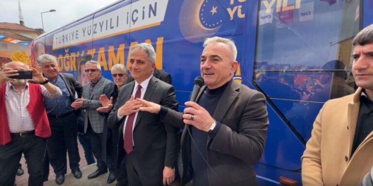 Murat Sesli sahaya indi, bölgede ses getirdi..!