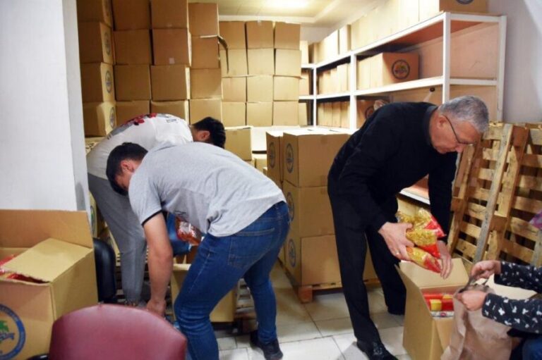 Kdz. Ereğli Belediyesi, bayram öncesi bin aileye gıda yardımında bulunuyor