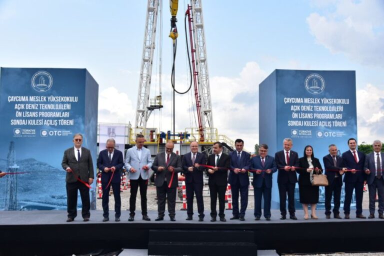 Vali Tutulmaz, Sondaj Kulesi ve Uygulama Laboratuvarlarının açılışına katıldı