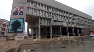 Zonguldak Valilik binası yıkılıyor, şehir meydanı geliyor