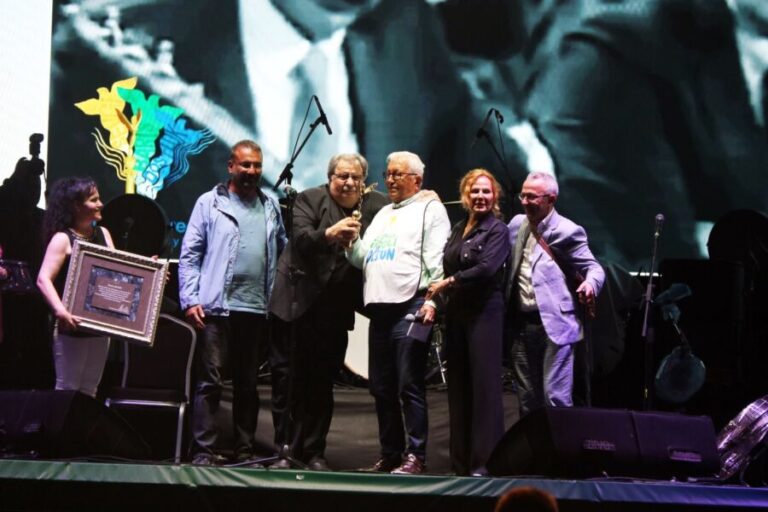 Usta sanatçı Arif Sağ’a SBD ödülü verildi