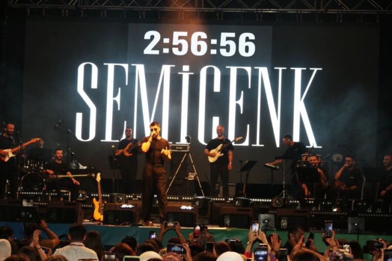 Kdz. Ereğli’de yüz binlerce insan Semicenk konseriyle coştu