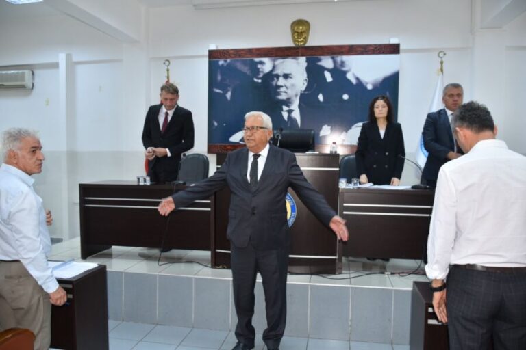 Başkan Posbıyık: “Beni CHP’den uzaklaştırmak isteyenler avuçlarını yalarlar”