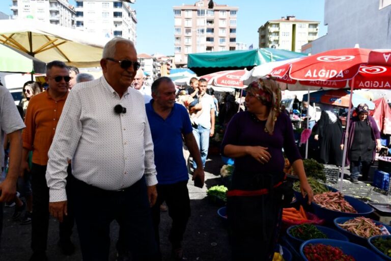 Başkan Posbıyık, Cumartesi Pazarı bölgesini gezdi