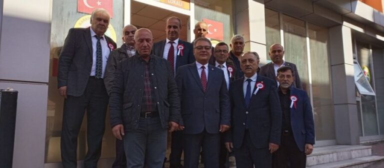 Dikmen, Muhtarlar Derneği’ni ziyaret etti