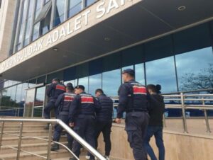 Şüpheli hareket sergileyen hırsızlar yakalandı