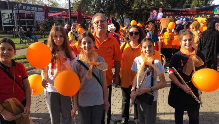 Dikmen, LÖSEV tarafından düzenlenen korteje katıldı