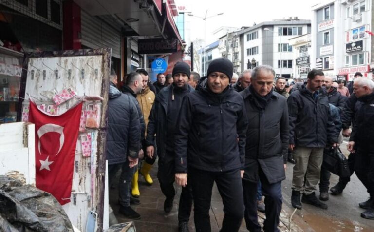 Afetzedelere yardım ödemeleri yatırılmaya başladı