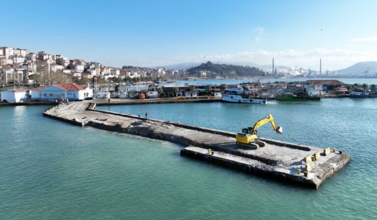 Bozhane Limanı’nda tadilat çalışmaları başladı