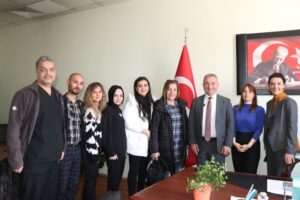 Sesli ve ekibi Ağız ve Diş Sağlığı Merkezi çalışanlarıyla buluştu