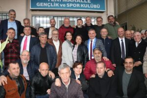 Sesli Yeni Mahalle’de çiçeklerle karşılandı