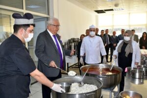 Kdz. Ereğli Belediyesi, sıcak yemekle sofrada