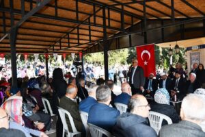 Şehir mezarlığındaki mevlid programı yoğun ilgi gördü