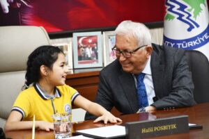 Başak Yiğit, Başkan Posbıyık’ın koltuğuna oturdu