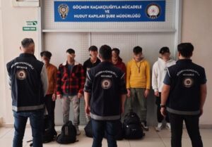 Emniyet ekiplerinden kaçak göçmenlere operasyon