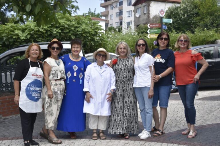 Tarihi Akkuyu Meydanında sergi açıldı