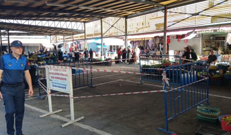 Pazaryerinde 3 esnafa, tezgah kapama cezası verildi