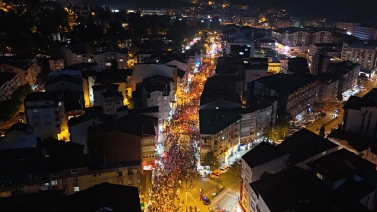 Kdz. Ereğli Atatürk ve Cumhuriyet için yürüdü