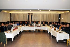 Turgut Tanyıldız futbol takımı yemekte buluştu