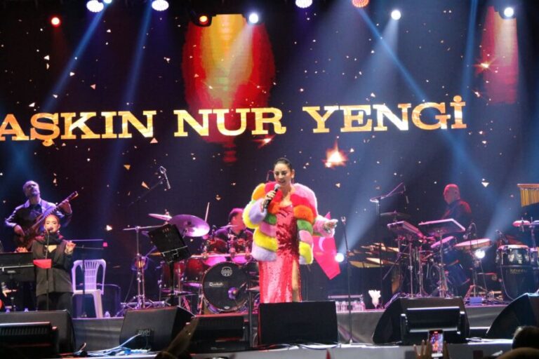 Aşkın Nur Yengi, Kdz. Ereğli’nin coşkusuna coşku kattı