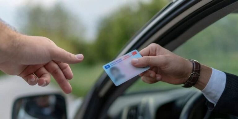 Bakan Yerlikaya açıkladı.. Ehliyet yenileme tarihi uzatıldı