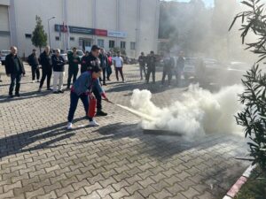 İtfaiye, yangın eğitimi ve tatbikatları sürdürüyor