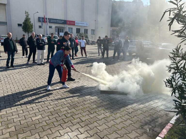İtfaiye, yangın eğitimi ve tatbikatları sürdürüyor
