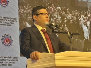 Uysal Altundağ, Kdz.Ereğli’ye gelerek işçilere seslendi.